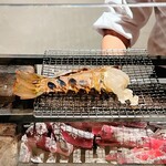 温石 - 横たわる伊勢海老。このポッチャリ感が好き