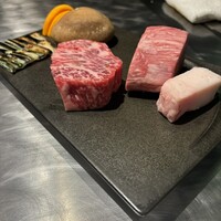 ニューオークラ - シャトーブリアンとサーロイン！この牛脂もたこ焼きやニンニクスライスやガーリック飯に使われていつのまにか消えていたのはちょっと怖い……笑