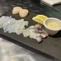 ニューオークラ - シーフードはホタテとタコがスタンバイ。