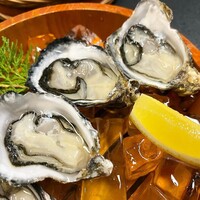 いかだ荘 山上 - 秋季限定 牡蠣コース(8〜10月)
                    ［名代］生牡蠣（伊勢志摩プレミアムオイスター）