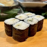 寿し辰 - 野沢菜わさび漬け巻き
      〆の巻きもの、なににしようか悩んで大将と相談して、お通しの玉子焼きに添えられていた野沢菜わさび漬けを巻いてもらいました〜♪これがまた冷酒のアテにピッタリ！”(*>∀<)o(酒)"