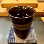 寿し辰 - 島田市内限定販売、大村屋酒造場の「馴」（なじみ）。
      大村屋さんのお酒では「若竹」の味わいに近い気がするな〜。クセがなくてスッキリした素晴らしいお酒です♪(*´꒳`)o(酒)"