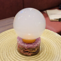 焼肉 いのうえ 国分寺店 - 瞬間燻製炙りユッケ