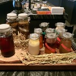 7th Door - 四年発酵の醤油、5年発酵のパン用のお米などのプレゼンテーション