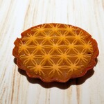 NH - 富山の白海老のマリネ 発酵パイナップルのソース、 パプリカのチュイール