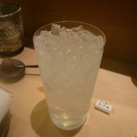 すし処 ひさ田 - 芋焼酎赤兎馬（鹿児島）水割り一杯目