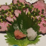 いも膳 - わっ、これなんでしょう❗とろけるような和牛を炭火で炙り、香ばしい炙りの薫りと和牛の旨味が相まって、こんな美味しい料理法があるんだなぁ～と感動、感激❗❤ლ(´ڡ`ლ)