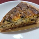 Tarterie PETITE USINE - タルト・オ・シャンピニョン　510円