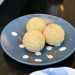 味神館 - 胡麻団子