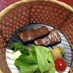料亭 香梅咲 - 牛肉のステーキ焼き