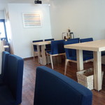 一休庵おかもと - 店内(テーブル)