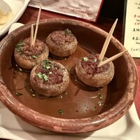 白金Baru - マッシュルームの生ハム詰めオーブン焼き ゼゴビア風