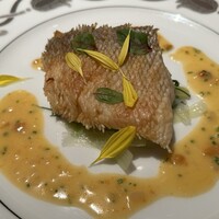 アピシウス - 甘鯛の鱗焼き 雲丹入り白ワインバターソース