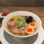 酒肴場 屯 - 【限定】青森産なめこと菊の中華蕎麦〜味噌仕立て〜¥1400、白ご飯¥200