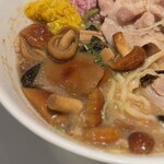 酒肴場 屯 - 青森産なめこたっぷり