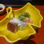 食堂こなん - お向かいに座られていたマイレビ様のお造りは銀杏黄葉でした