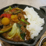 キャンプエクスプレス - 一日分の野菜カレー部分