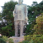 カイノヤ - この方の銅像が近い