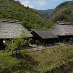 Ogawa Saku Goyamura - 奥から食事処、トイレ、作小屋です