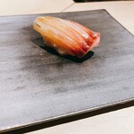 むら上 - シマアジ。身がプリプリではちきれんばかり。