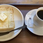 ポルタの喫茶室 - トーストとコーヒーのモーニング