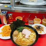 ラーメン 杉田家 本店 - 