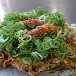 お好み焼き 海喜 - 肉玉そば(ネギカケ) ソフトシュリンプ