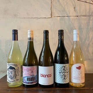 クラフトビールからワイン、メスカルなど、『Barのある食堂』