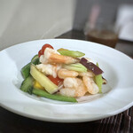 チャイニング ブース - 大海老と小海老のあっさり塩・・彩りがキレイ。(*´v｀)