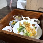 チャイニング ブース - 最初に前菜が出されます。