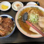すがい食堂 - ラーメン＋ミニソースかつ丼（1,300円）