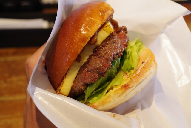 THE CORNER Hamburger & Saloon photo 3