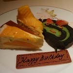 アピシウス - 妻のデセール盛り合わせ 特にマンゴータルト美味しかった