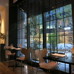 ラ・ボンヌターブル - 