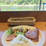 ライトカフェ リバーサイドガーデン - 日替りランチのチキンソテー
