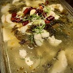 朋友雑穀食府 - 中国漬物 酸菜の白身魚の鍋 酸っぱ辛いのが特徴