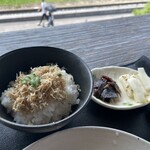 嵐山よしむら - ご飯の上には、ちりめん山椒
