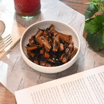 Vegan Eat Tokyo - きんぴらのバルサミコ酢炒め