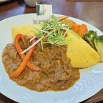 くるまり - スパイスチキンカレーオムライス