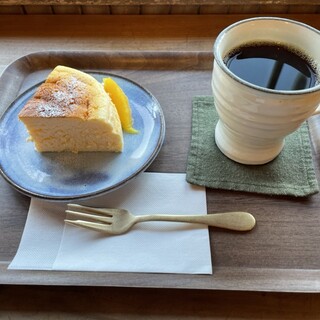 ブックカフェ クジュウ_0