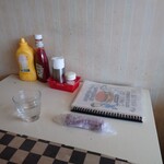 chorky's DINER - テーブルセットアップ状況