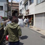 千舟屋 - 開店10分前、既に大行列　※2014年5月