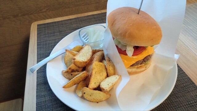 VLG.STRP.（ビレジストライプ） - 花巻（ハンバーガー）の写真