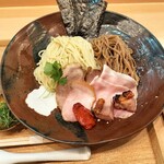 飯田商店 - 白麺、黒麺