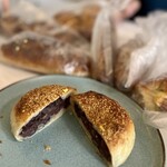 下田流 - 塩気もあるずっしりアンパン