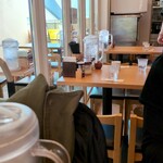 タンメン亭 - テーブル席