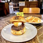 wagyu to worldwide - 尾崎牛100%バーガー タマゴトッピング オニオンリング