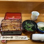 鮒与 - 鰻重特上¥8000(税込)