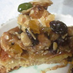 森蔵 - ナッツたっぷりタルト、カット！