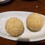 王府井 酒家 - 胡麻揚げ団子